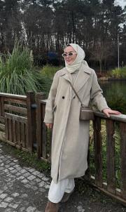 sezon sonu indiriminde maskülen kaşe kaban krem