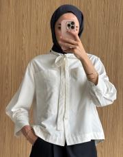 oval kesim bağcıklı gömlek kırık beyaz